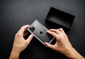 Photo Apple iPhone za 2300 dolárov? Trumpove clá by mohli zvýšiť ceny až o 43 %